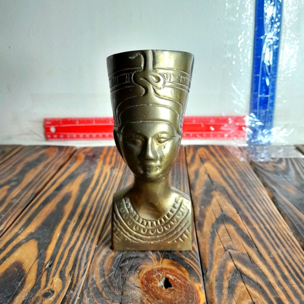 Vintage solid brass Egyptian queen figurine